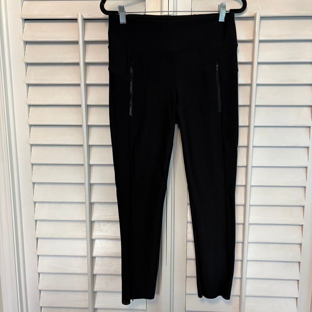 Athleta Stellar Perforated Crop Pant/Leggings Size Small‎